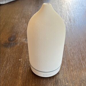 Vitruvi Stone Diffuser in Soft White